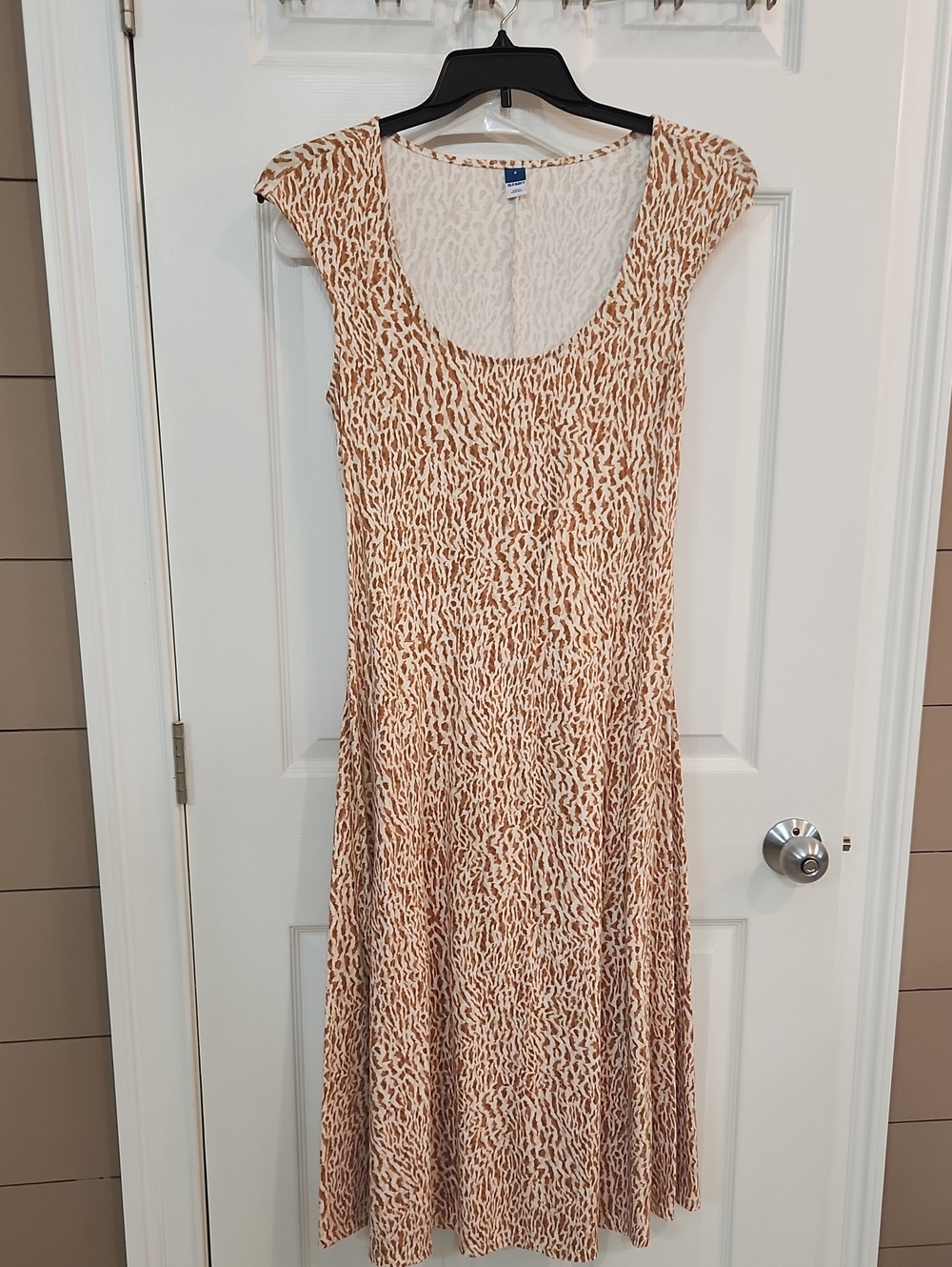 Old Navy Cream and Brown Animal Print Scoop Neck Dress w/ Cap Sleeves. NEW